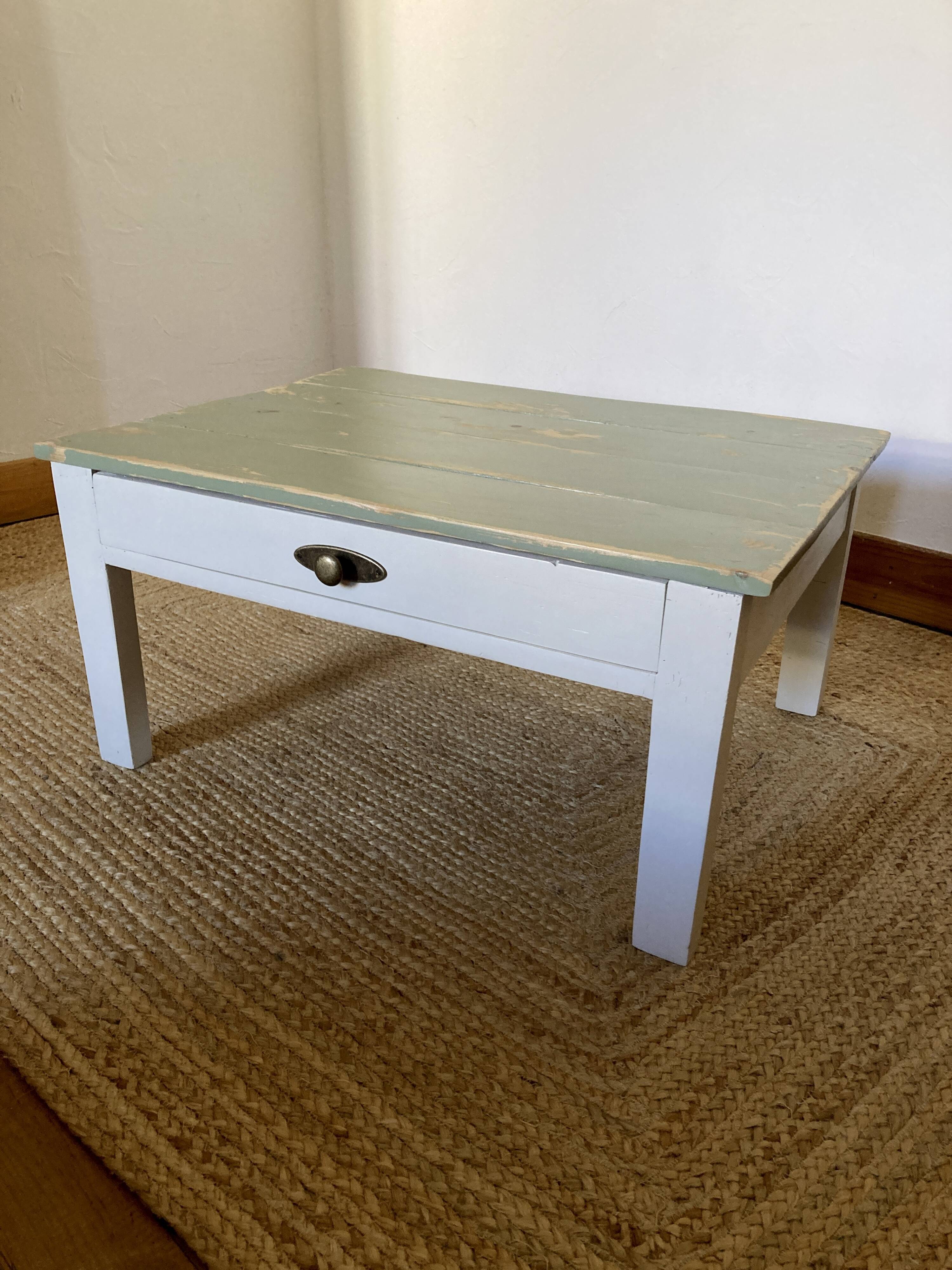 Solid wood coffee table with drawer