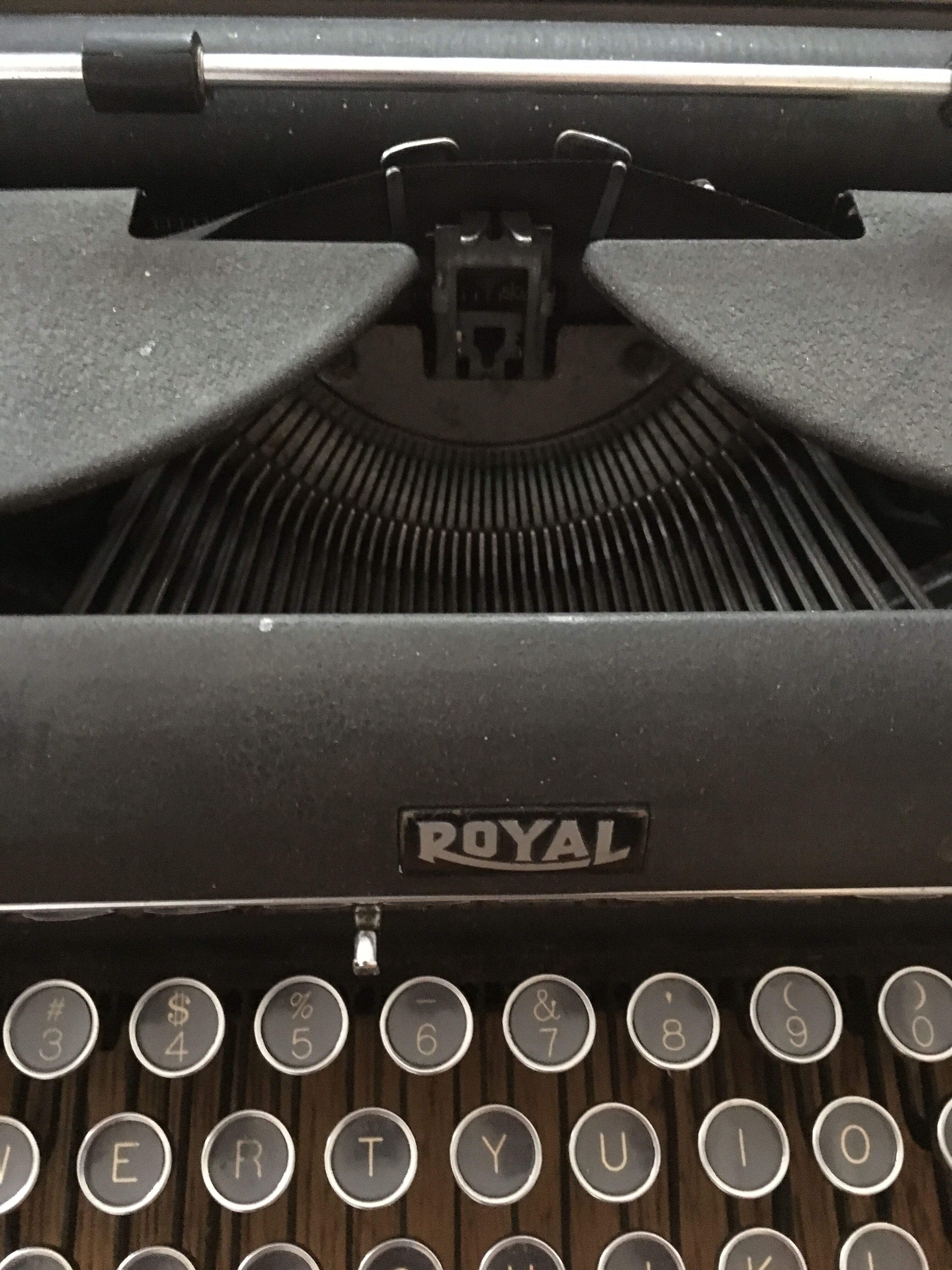 Machine to write Royal edition Aristrocrat