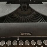 Machine to write Royal edition Aristrocrat