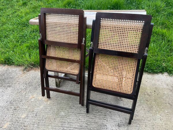 Paire de chaises pliantes , cannage , 70’