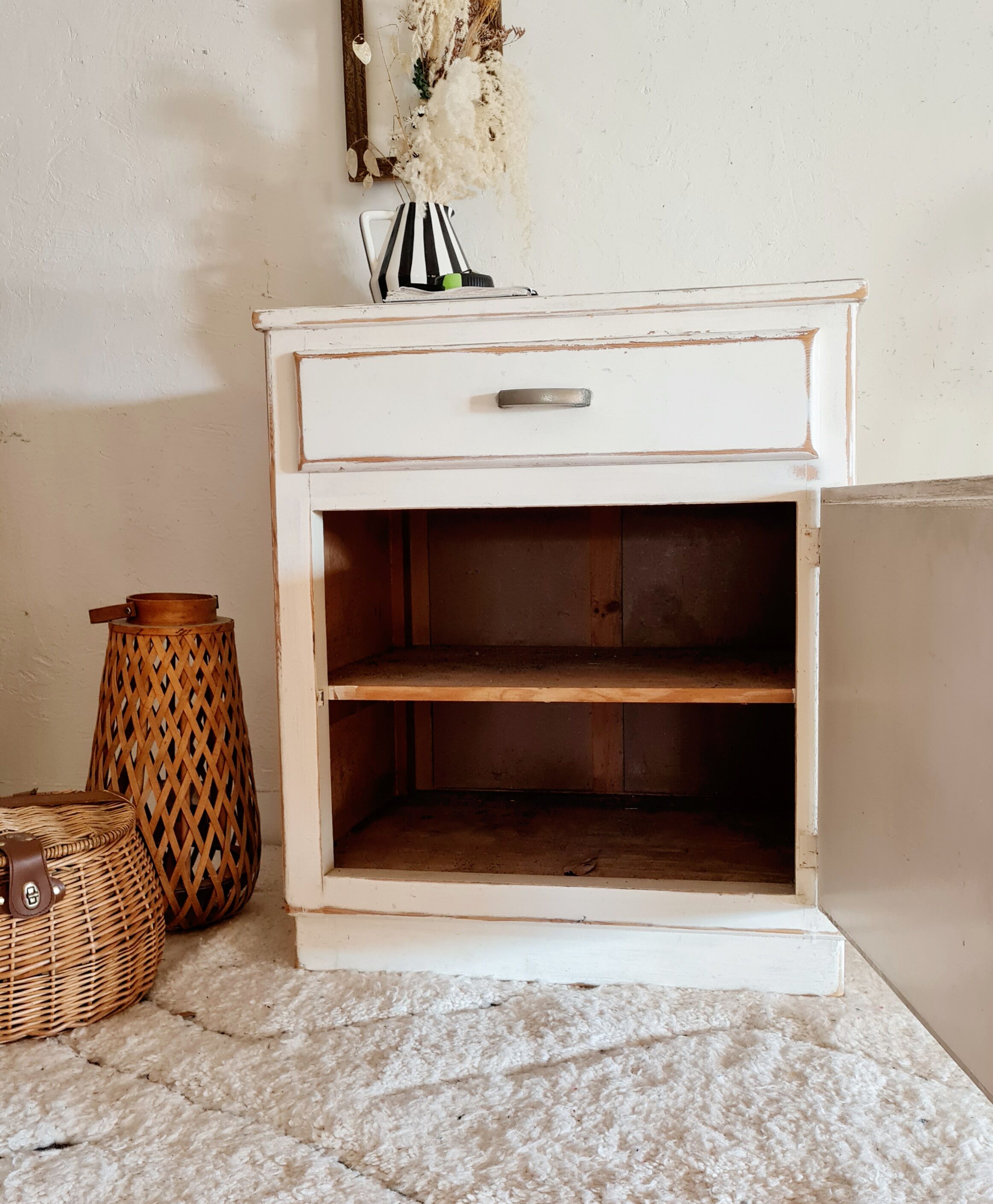 Buffet - bahut blanc ancien blanc patiné