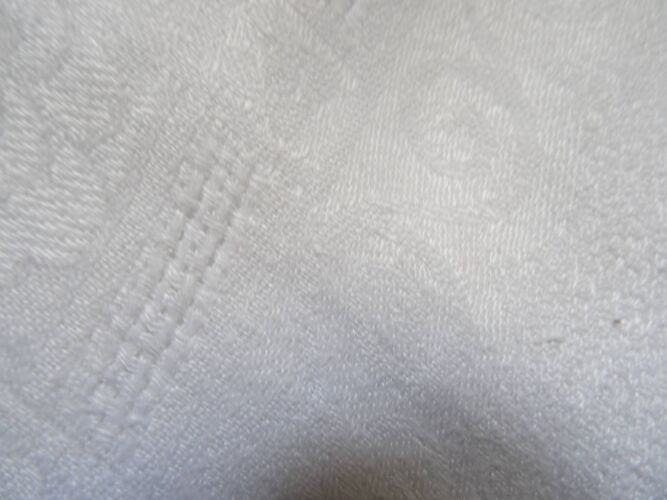Nappe blanche et ses 12 serviettes monogrammées RV