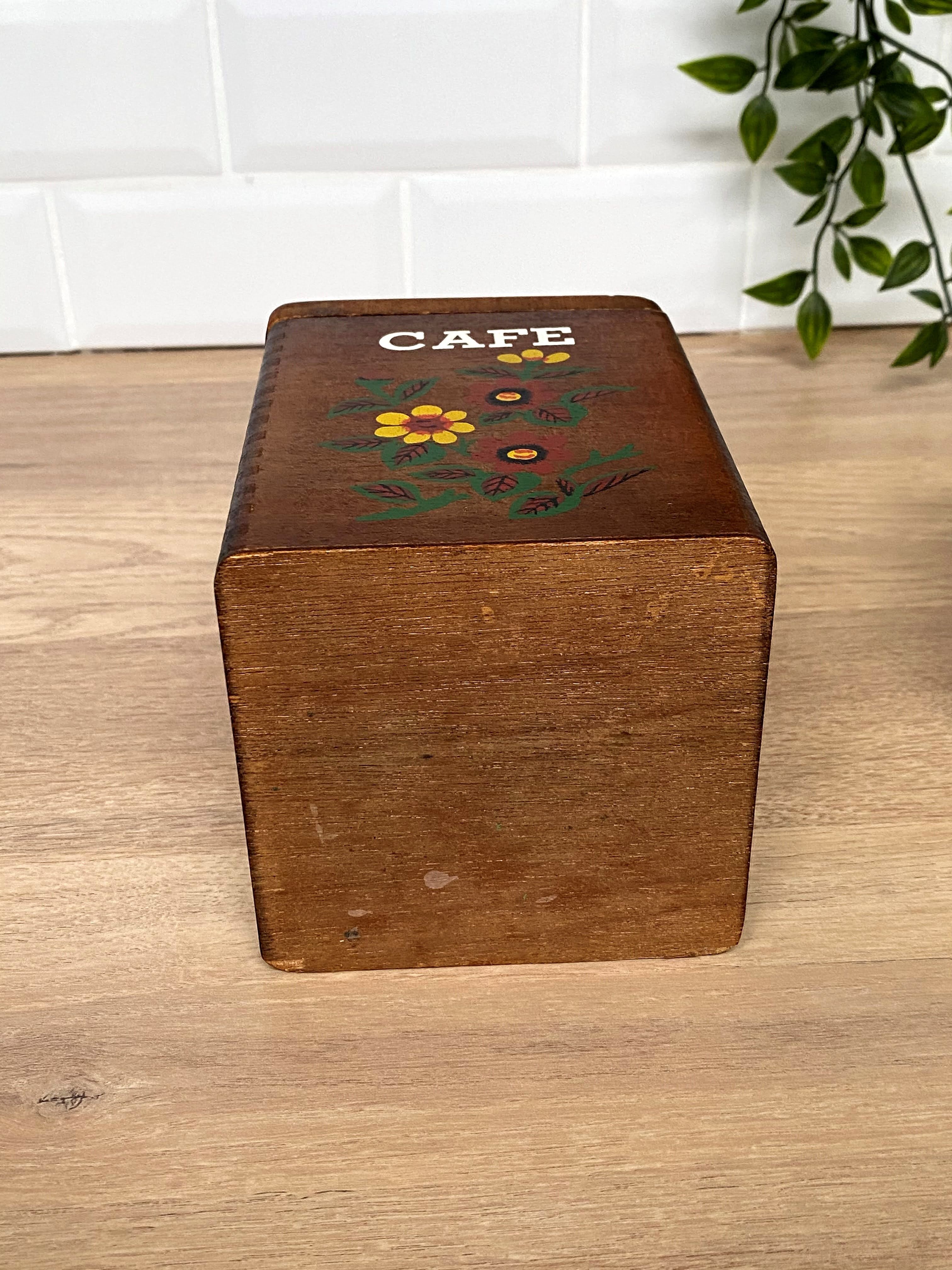 Série de 4 pots à épices en bois