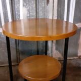 Pedestal table
