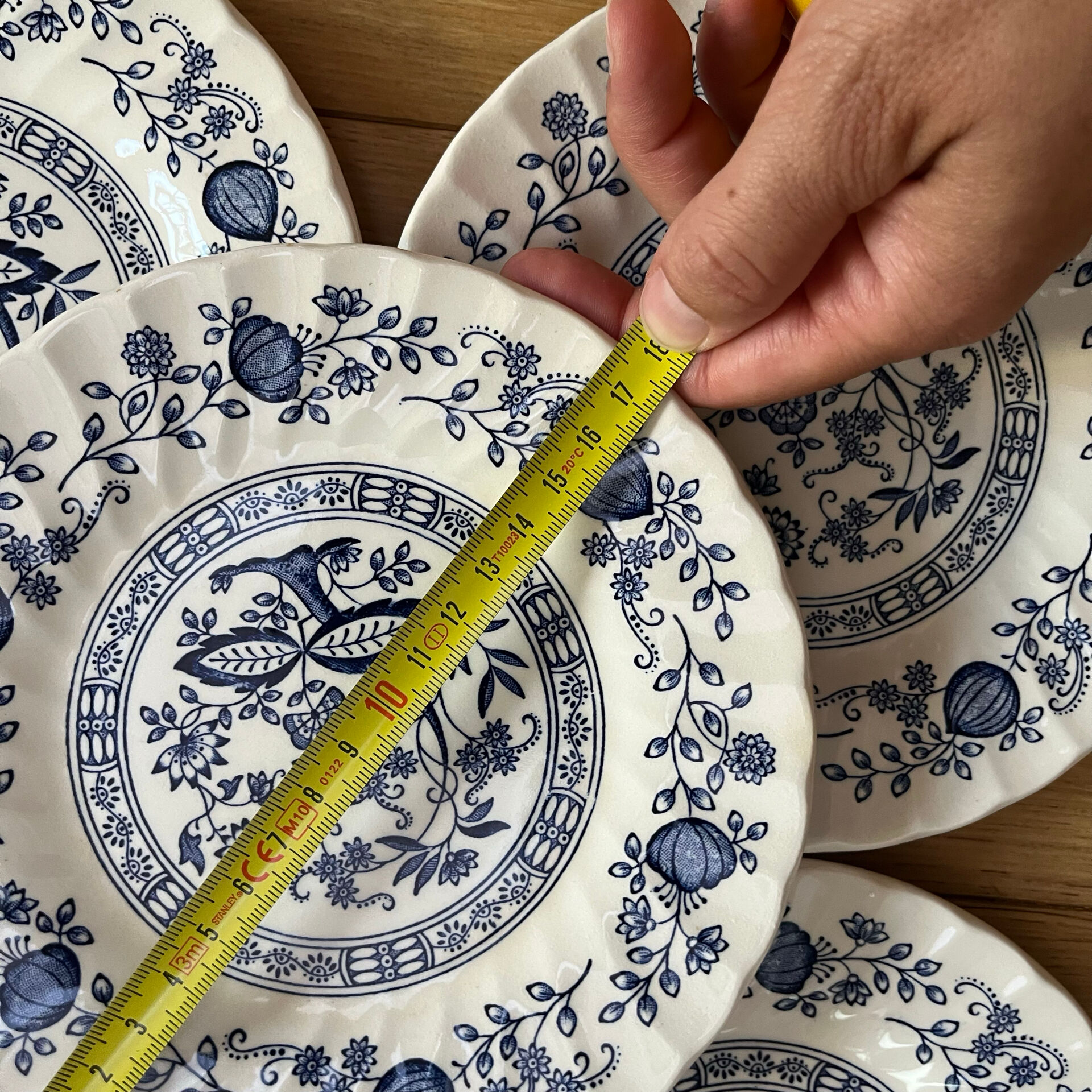 8 dessert plates Myott