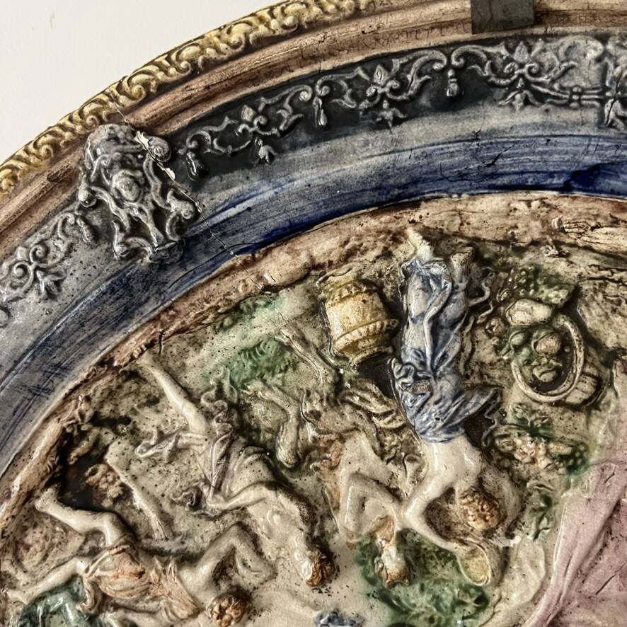 Assiette murale Bacchanale