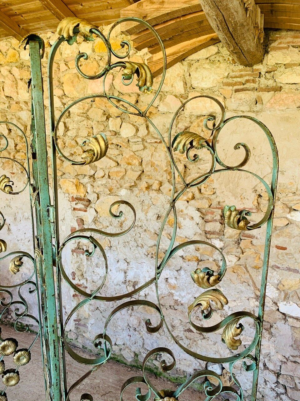 Screen, Art Deco wrought iron with floral decorations circa 30's