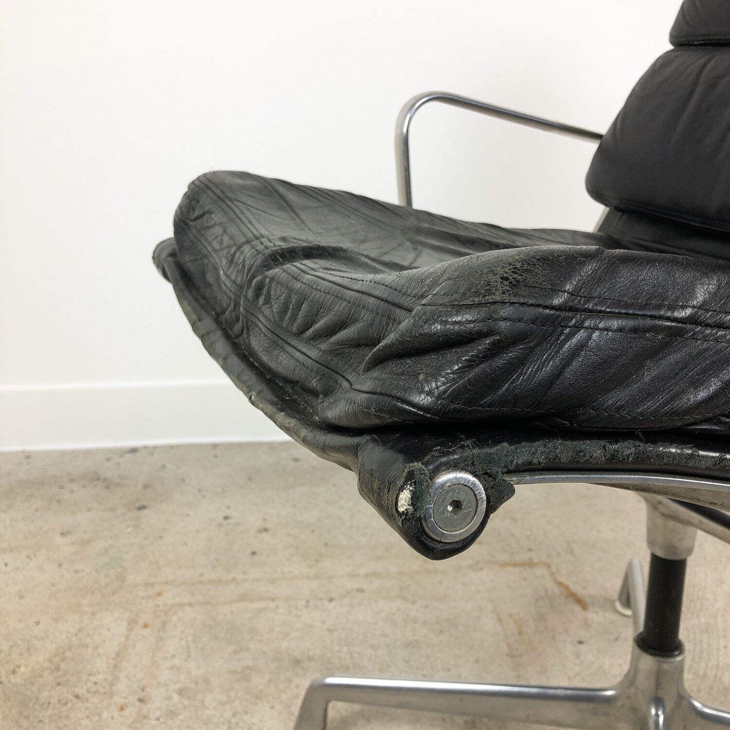 Charles and Ray Eames Softpad chair EA 216 edition Herman Miller, 1960