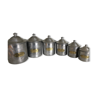 Retractable spice pots