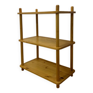 Étagère en pin dans - style