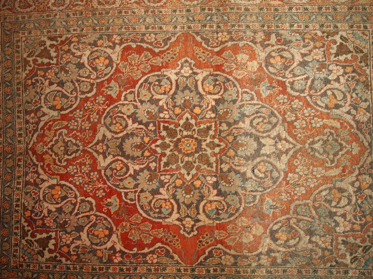 Handmade antique Persian Tabriz rug 128cm x 179cm 1920s - 1B154