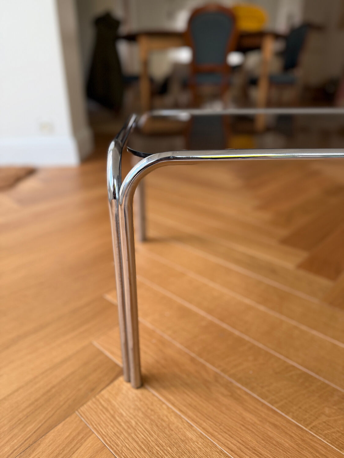 Table basse tubulaire en chrome et verre, années 70