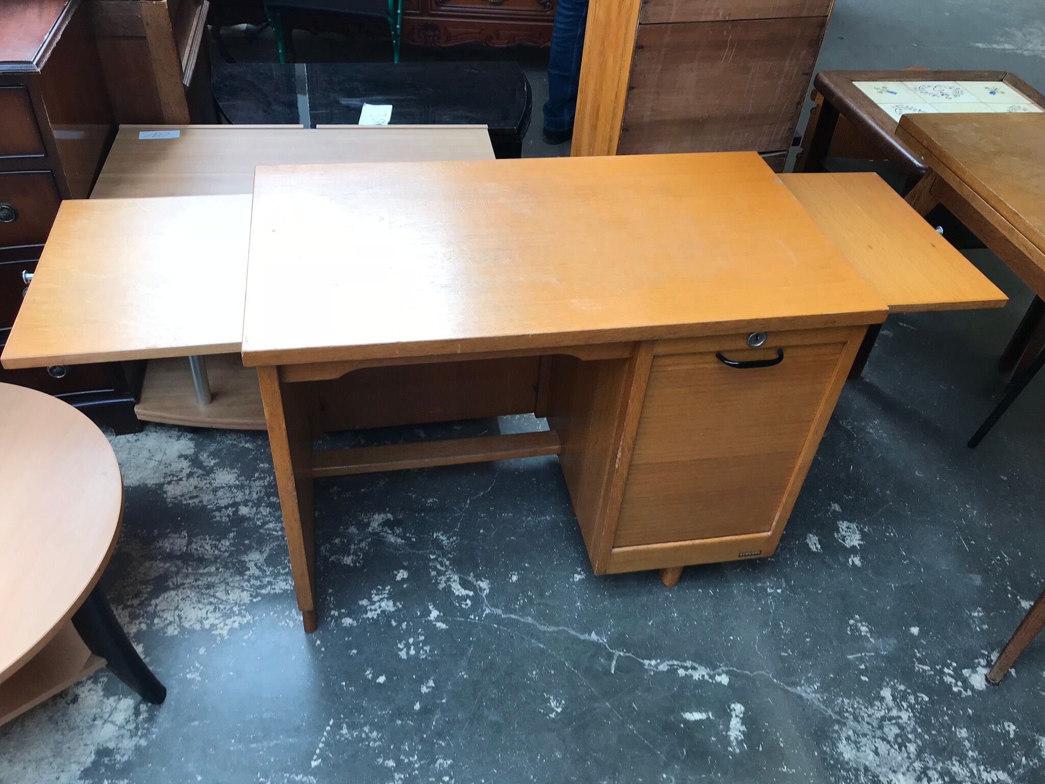 Desk oak 1960