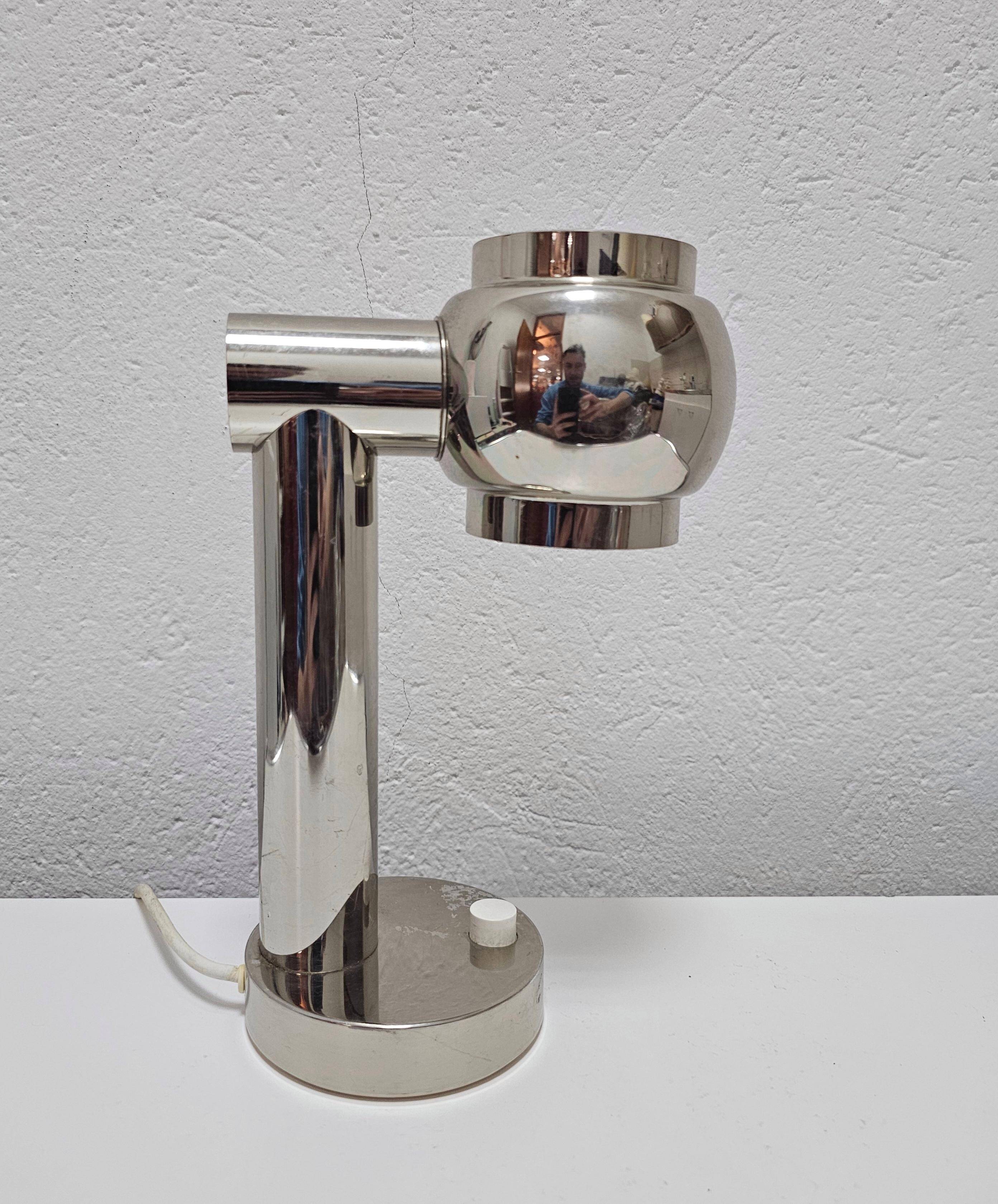 Space Age table lamp in chrome with a swivelling shade, Italy 1970s.