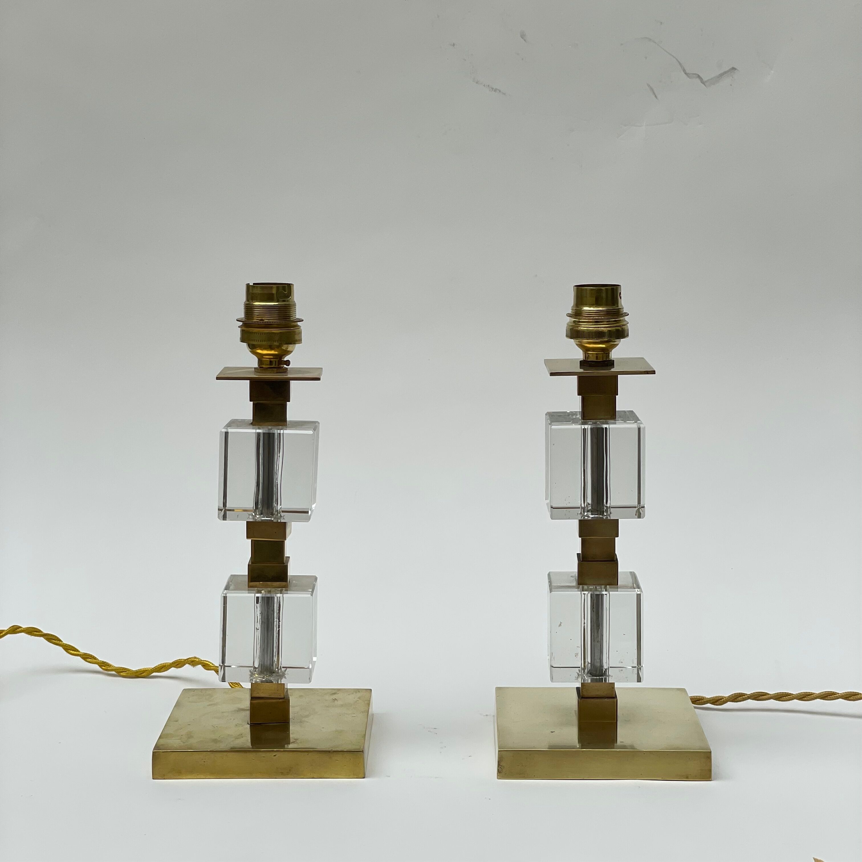 Paire de lampe en laiton et cristal 1930