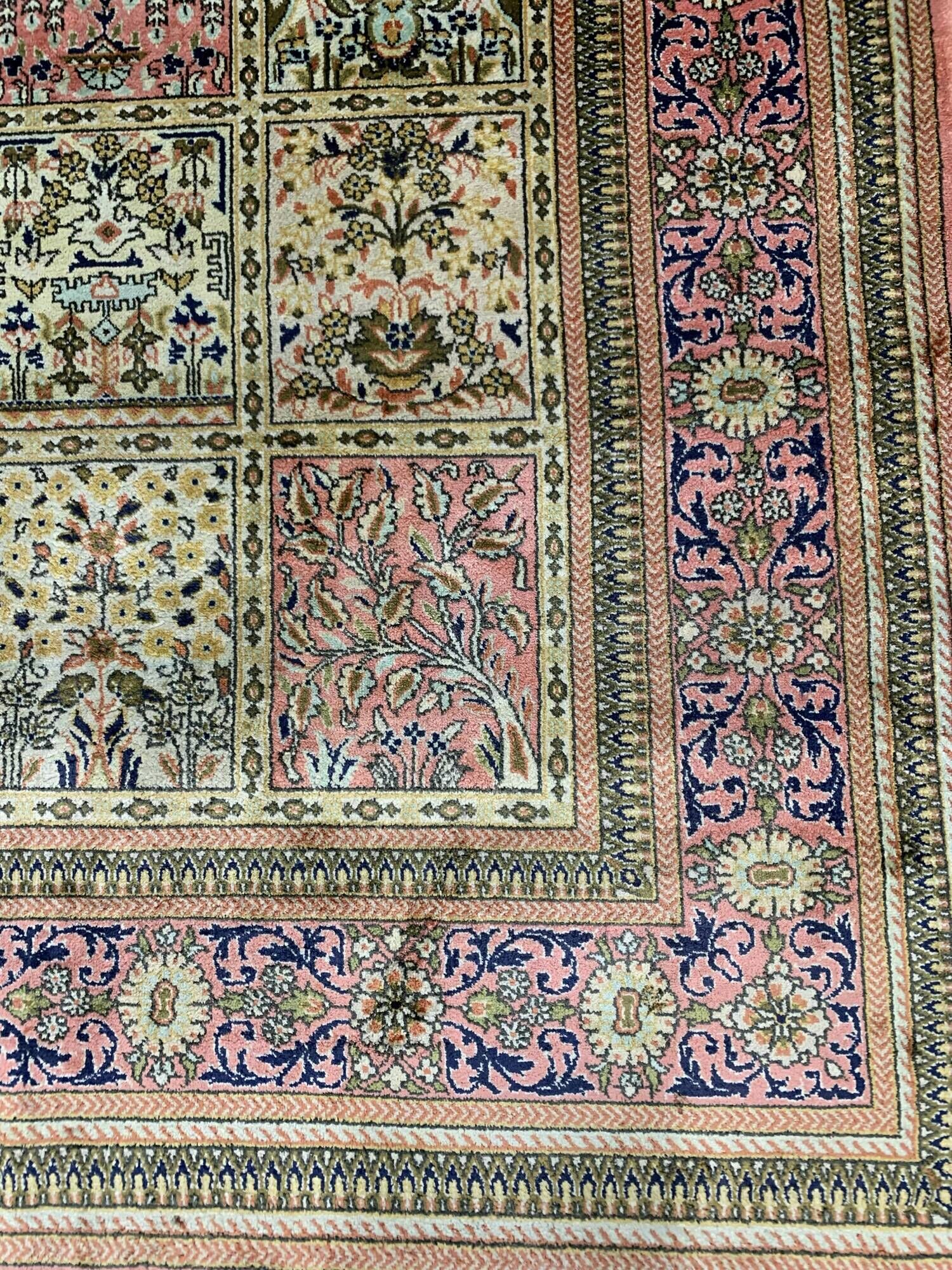 Oriental rug 100% silk hand-knotted – Bakhtiar box pattern 203x124 cm