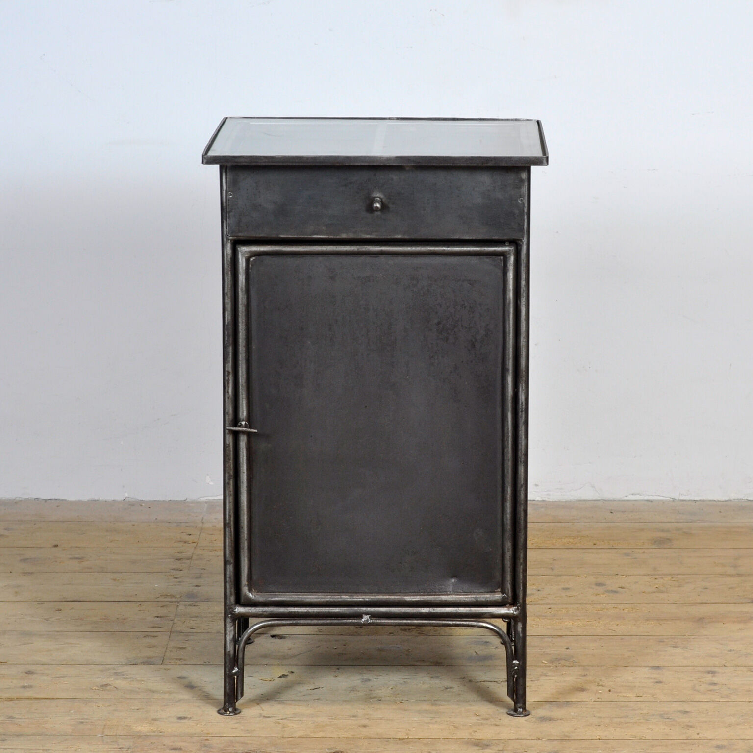 Bedside table, 1910s