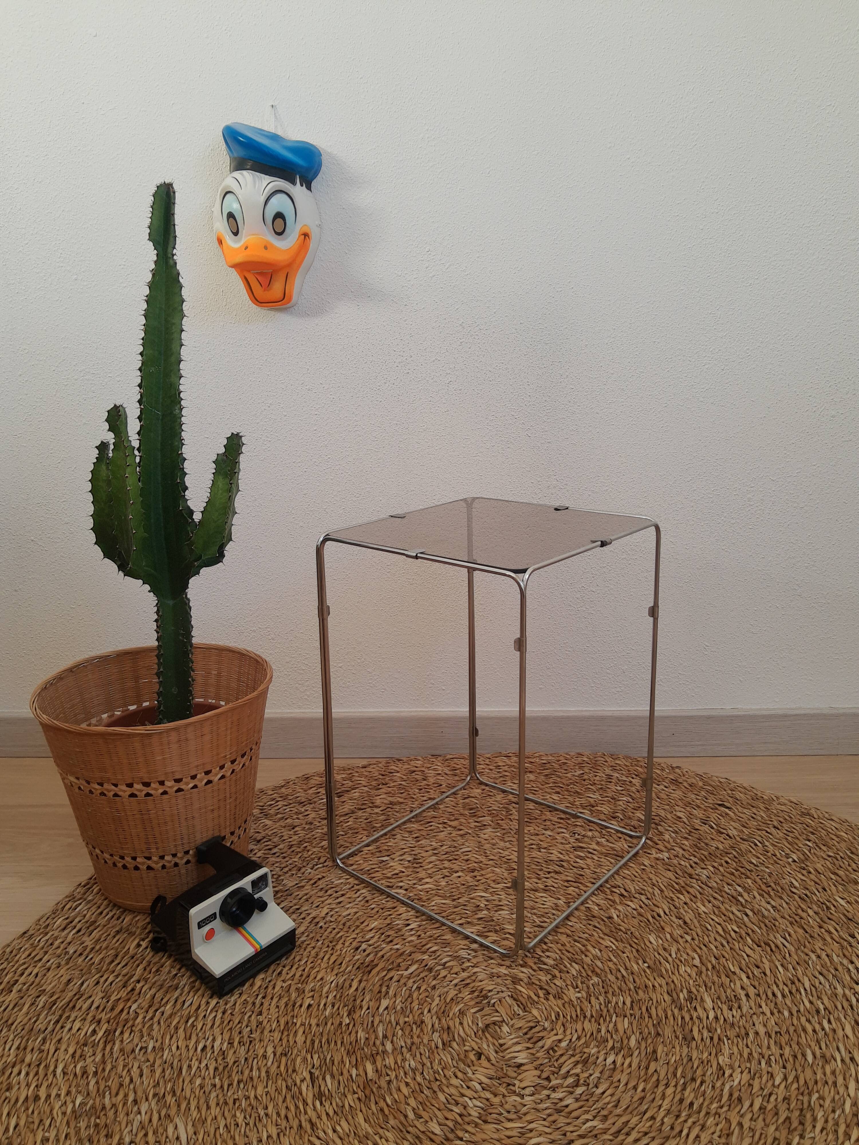 Table d'appoint bout de canapé métal chromé et verre fumé vintage