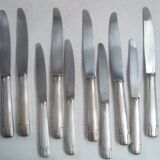 Lot de 10 couteaux en métal argente