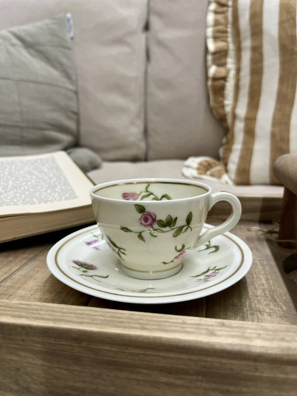 Set of 12 purple floral coffee cups in Limoges porcelain - Théodore Haviland