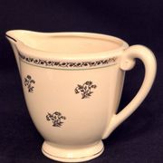 Antique milk jug in Gien earthenware, Valence model A040.