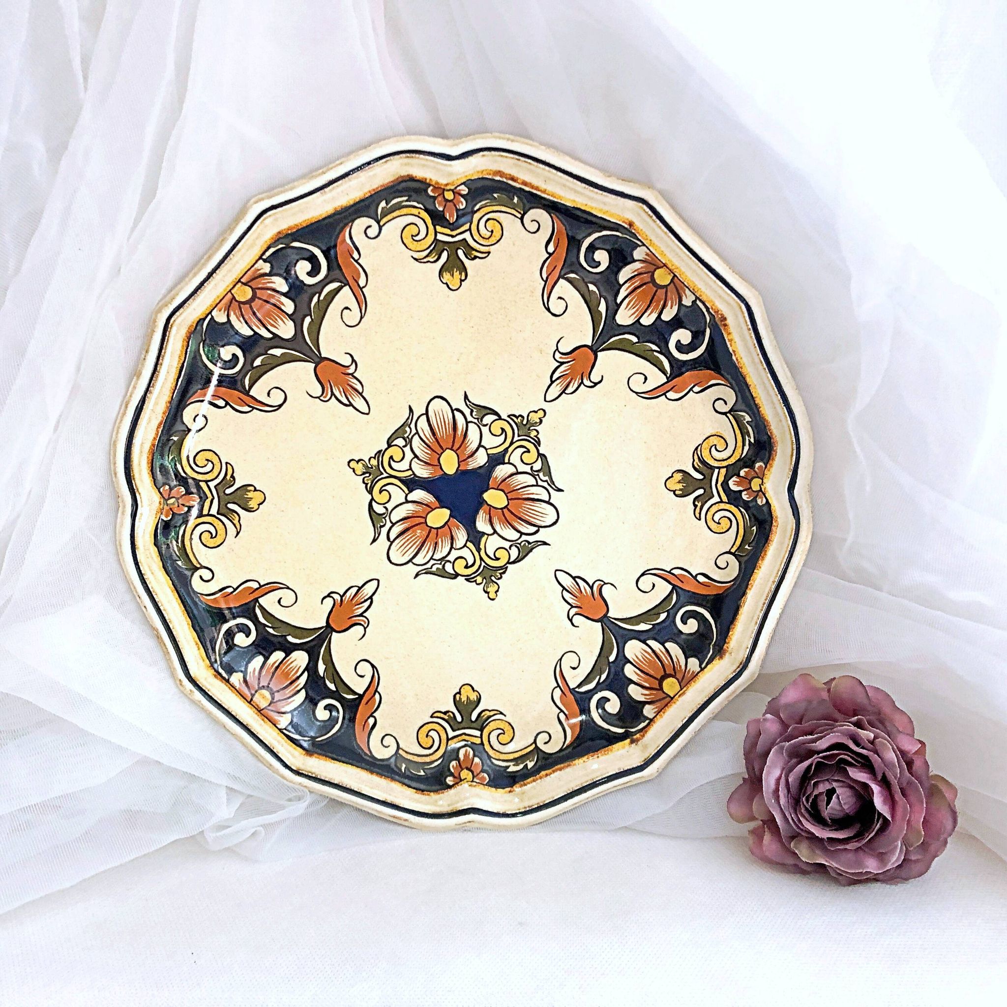 Assiette décorative faïence de Salins France  décor Buchy   25,5 cm