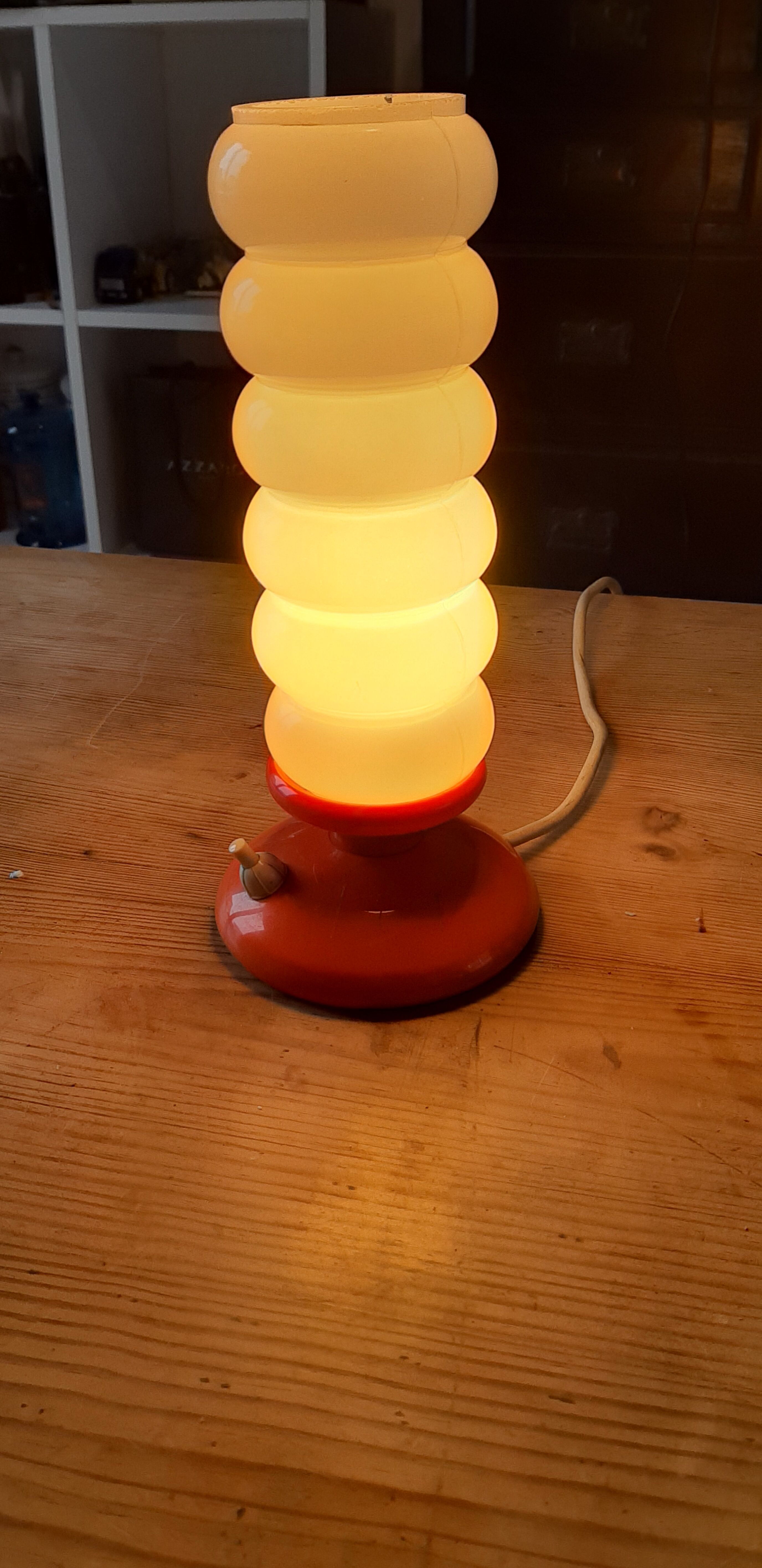 Lampe vintage opaline blanche