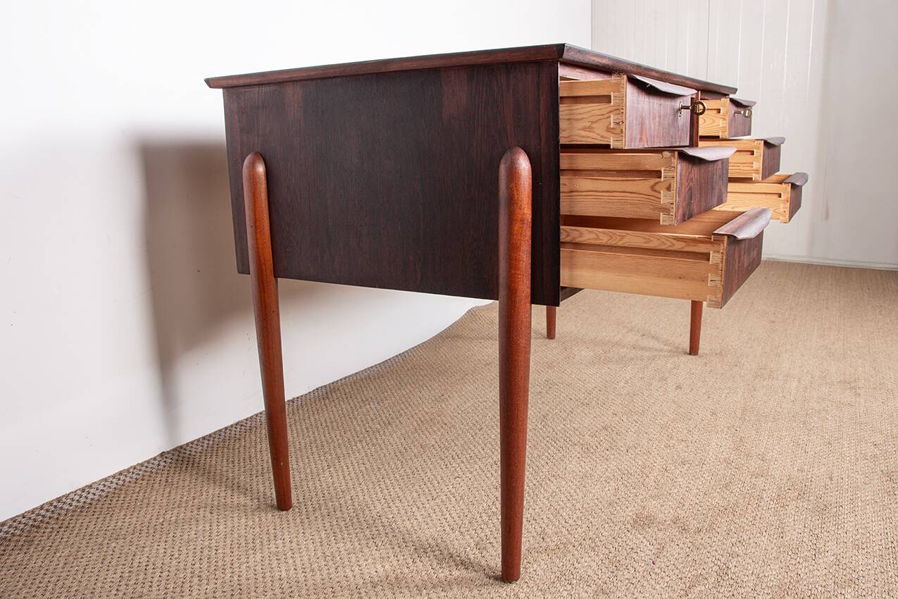 Bureau danois en palissandre et piètement en teck, Johannes Andersen 1960