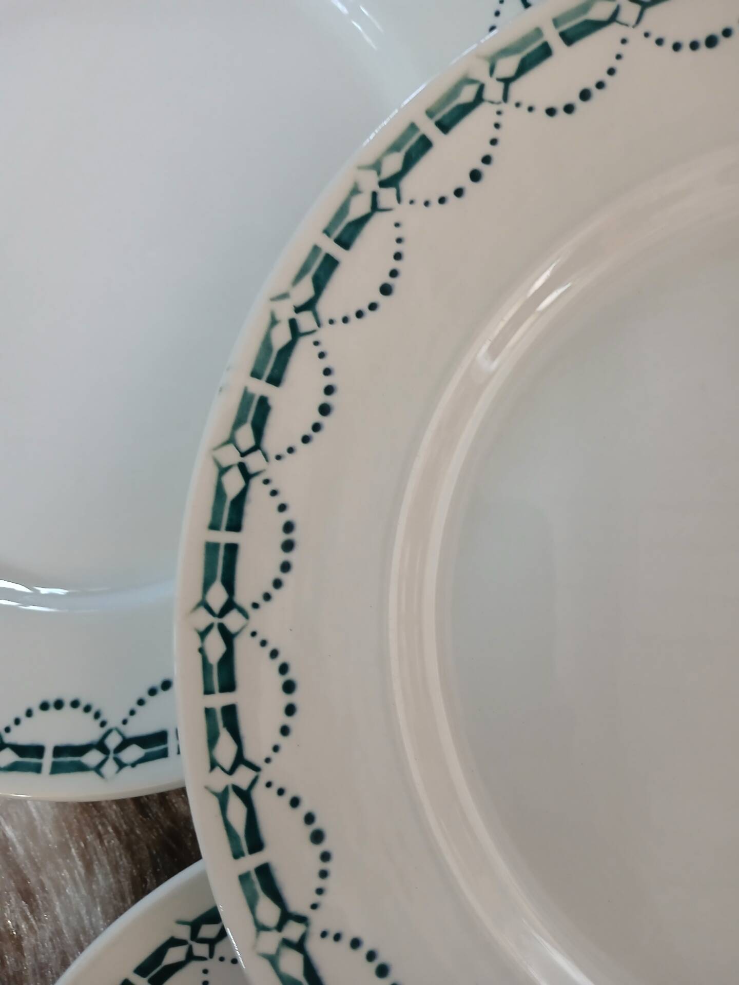12 flat plates in ironstone from Badonviller
