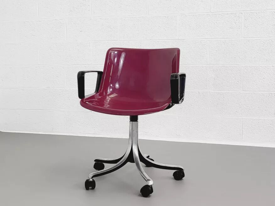 Vintage designer office armchair by Osvaldo Borsani for Tecno, Modus model