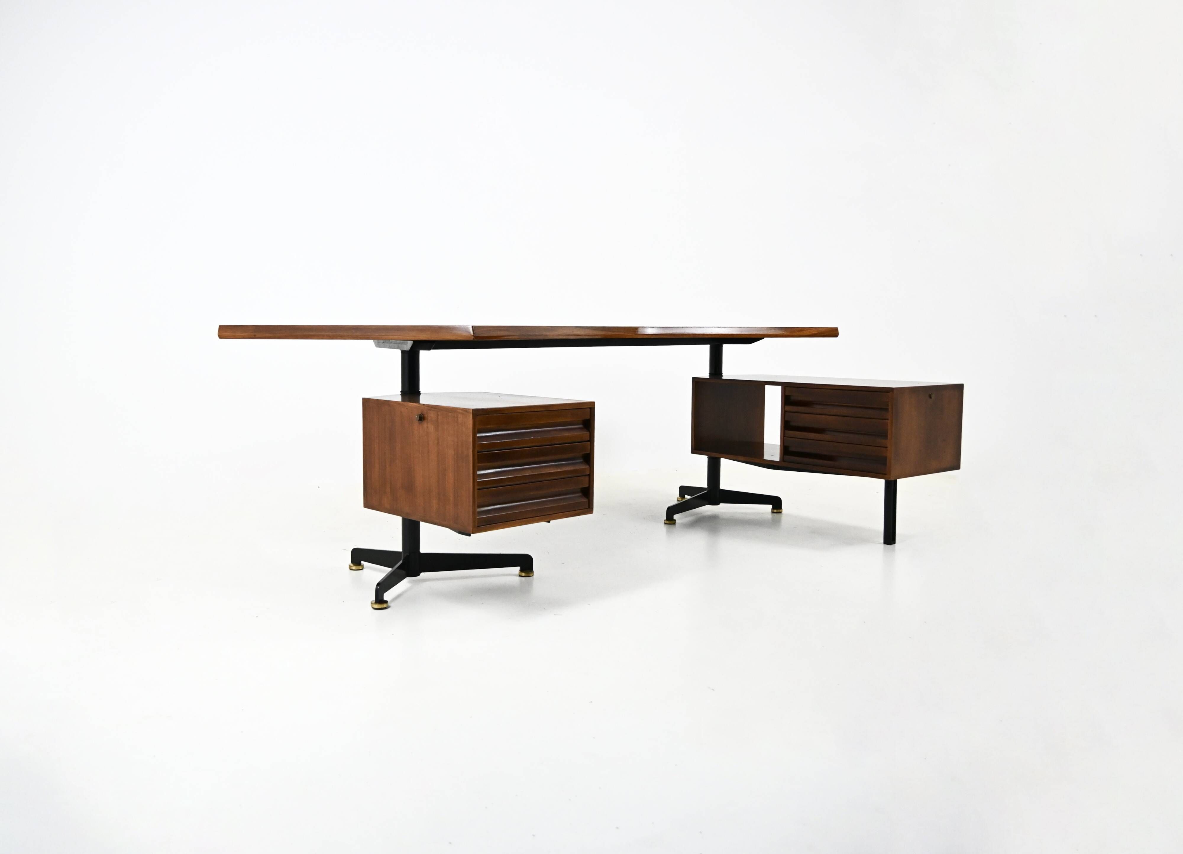 T96 "Boomerang" desk by Osvaldo Borsani for Tecno, 1960s