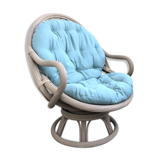 Swivel rattan chair