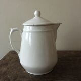 Cafetiere in fire porcelain or white sandstone (P. precious) of Grigny