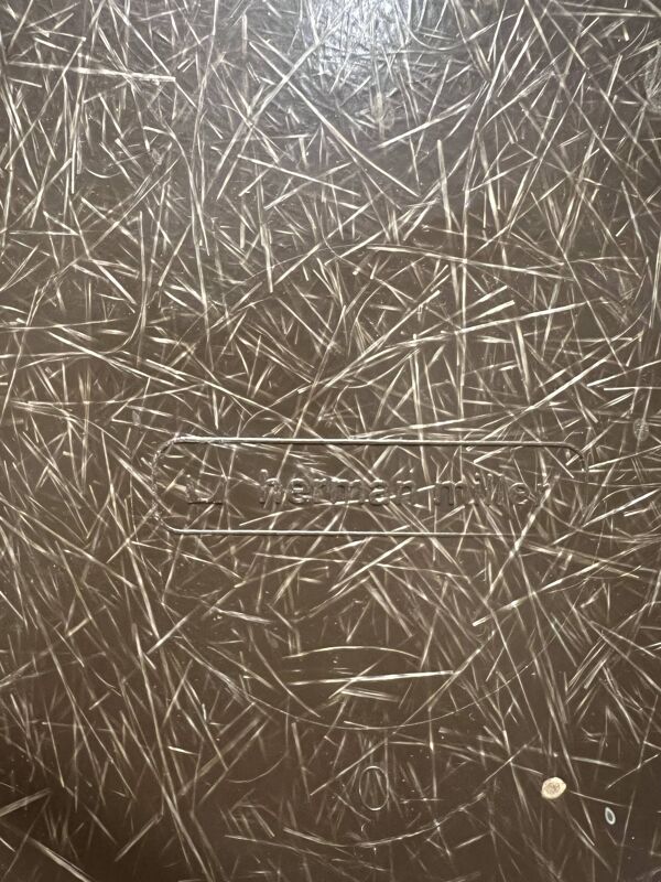 2 chaises DSW vintage en fibre de verre marron et chêne clair par Eames pour Herman Miller