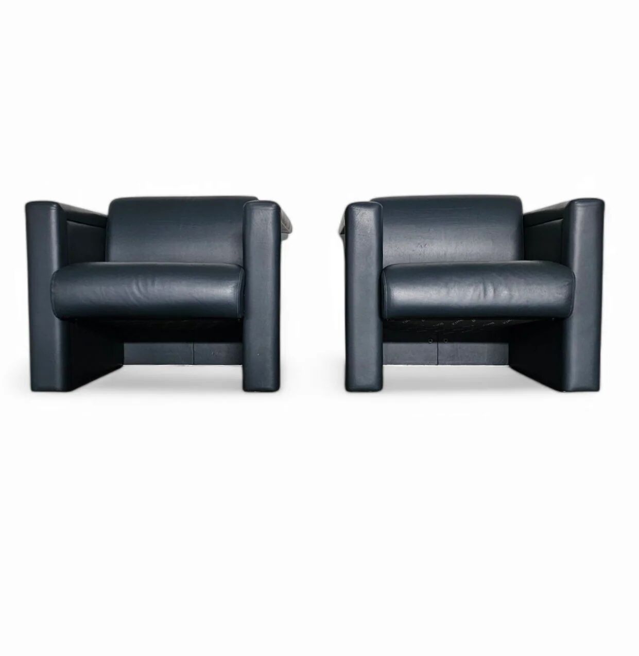 Pair / Trix and Robert Haussmann / Leather Chairs by Knoll