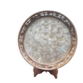 Mother-of-pearl plate