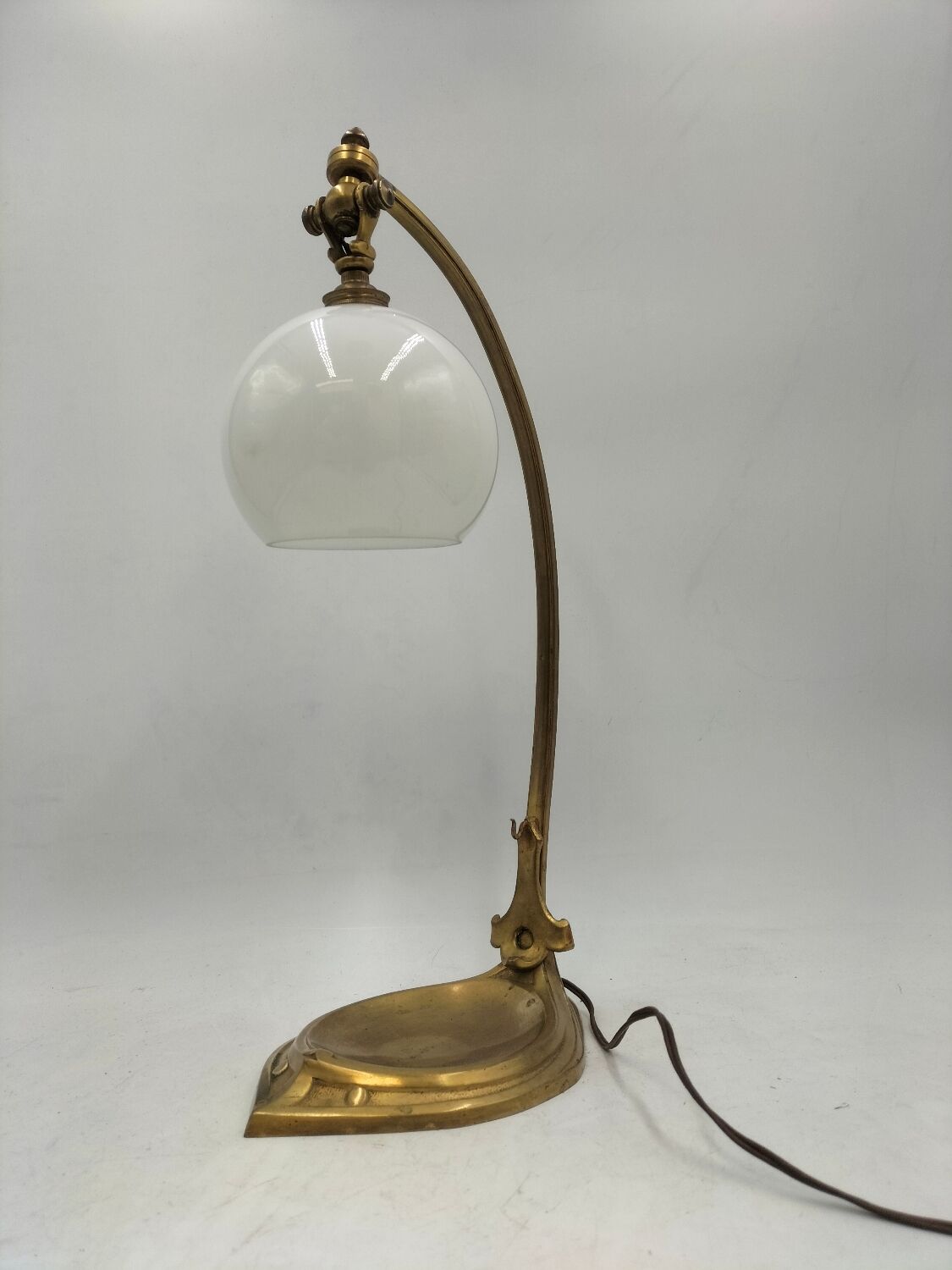 Art Nouveau bedside lamp