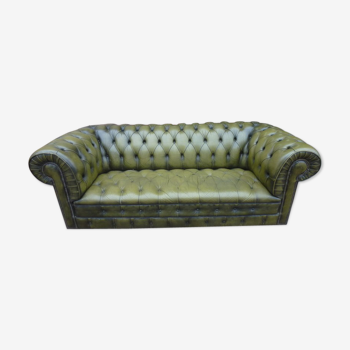 Former chesterfield sofa 3 places green English in its own juice