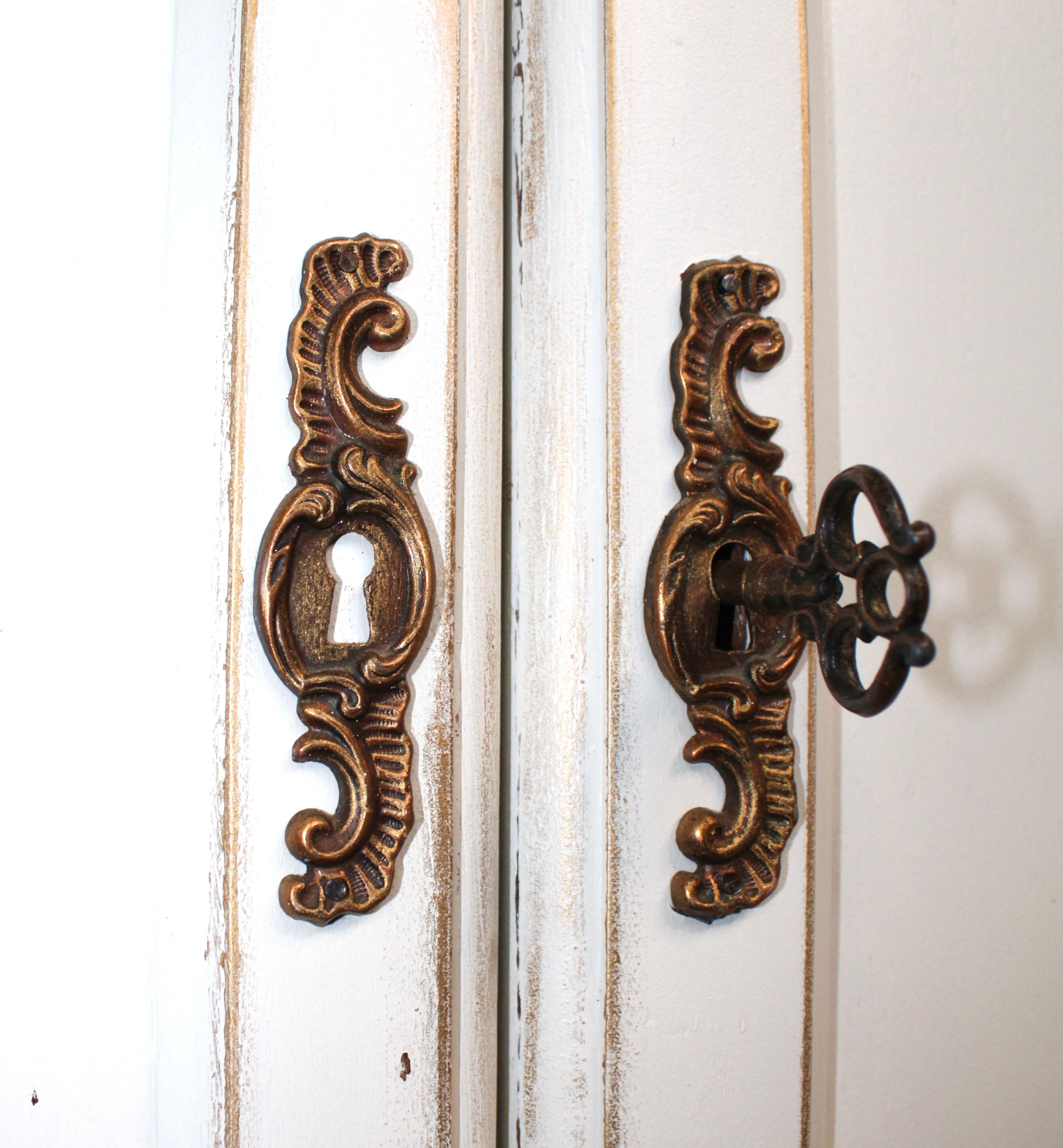 Antique furniture in white and gold wood