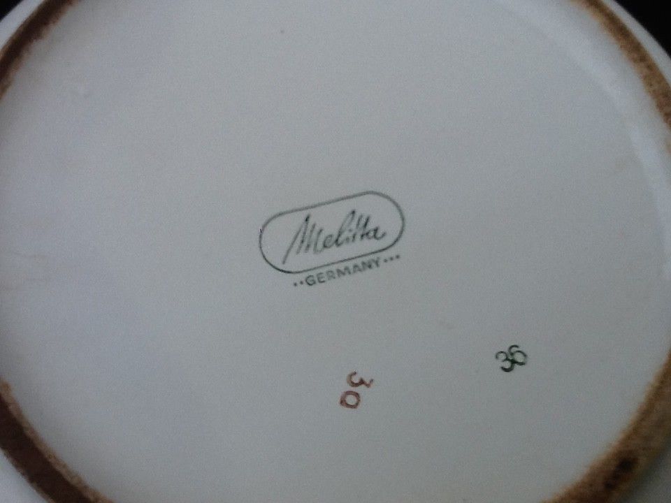 1970s melitta coffee maker (porcelain germany) retro décor, bright red and green