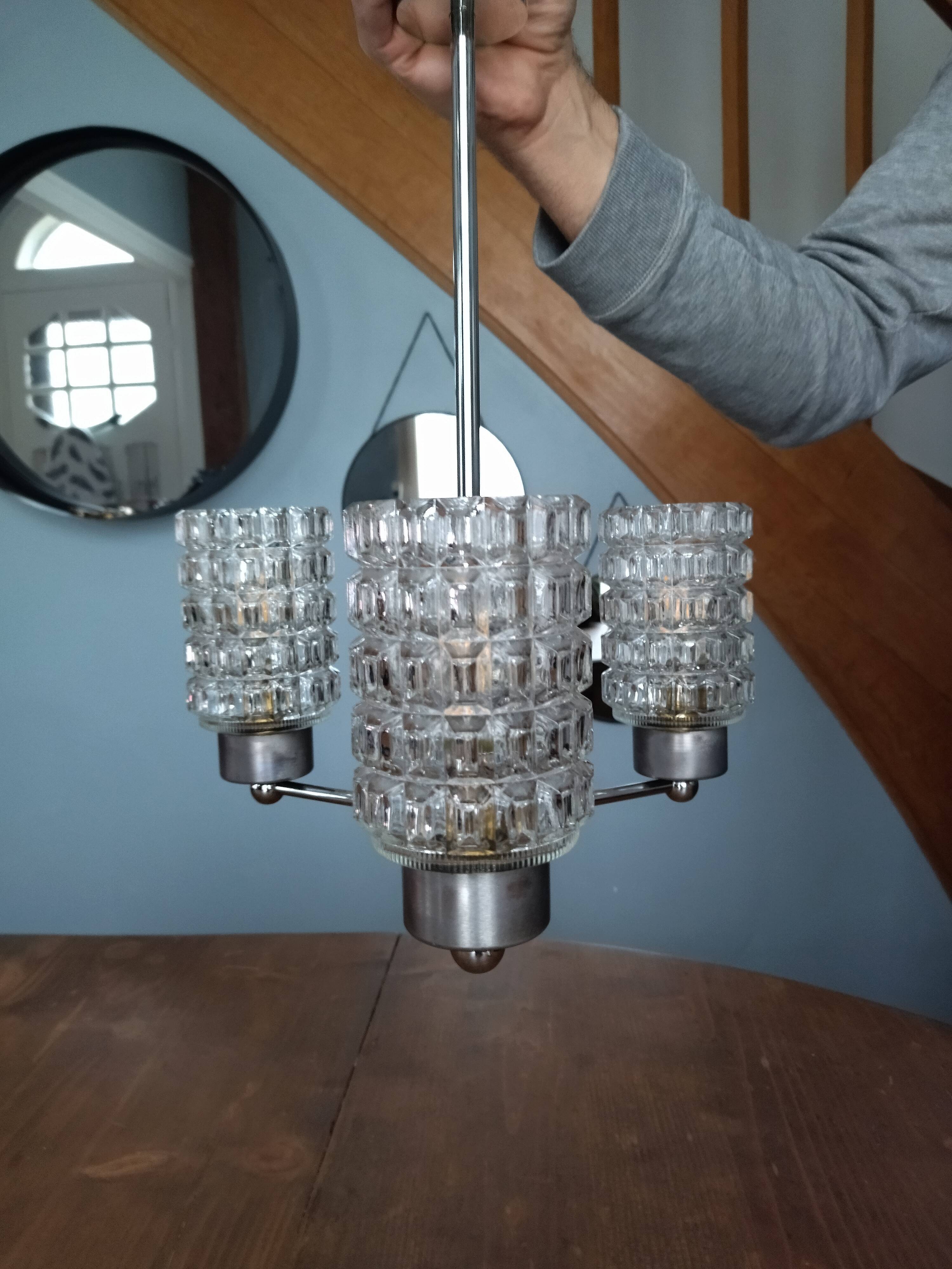 Suspension vintage avec 3 globes en verre ciselé