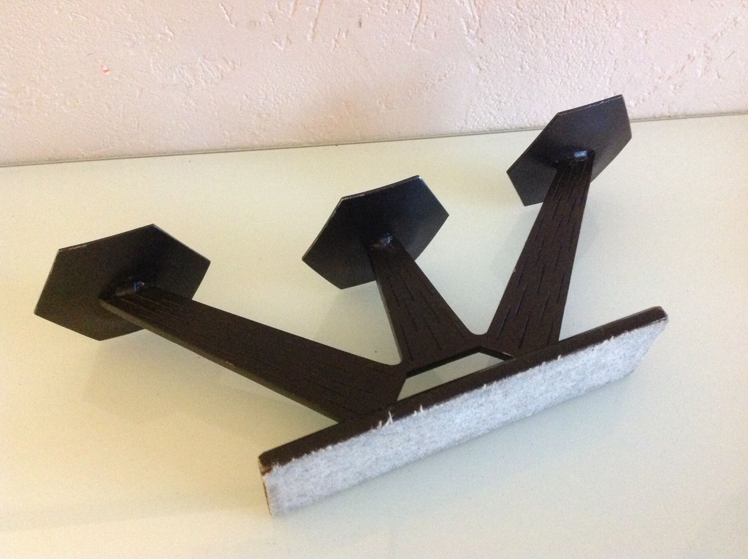 Three-star brutalist chandelier in black metal / vintage 60s-70s