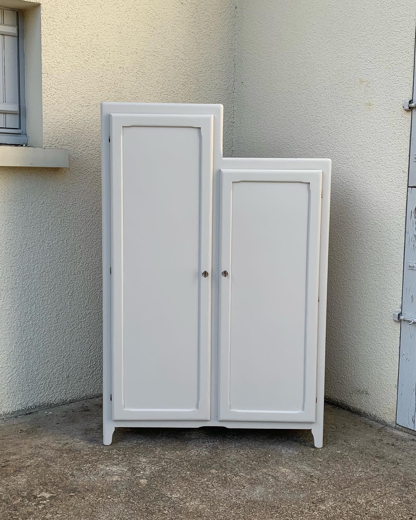 Asymmetrical Parisian wardrobe 1940