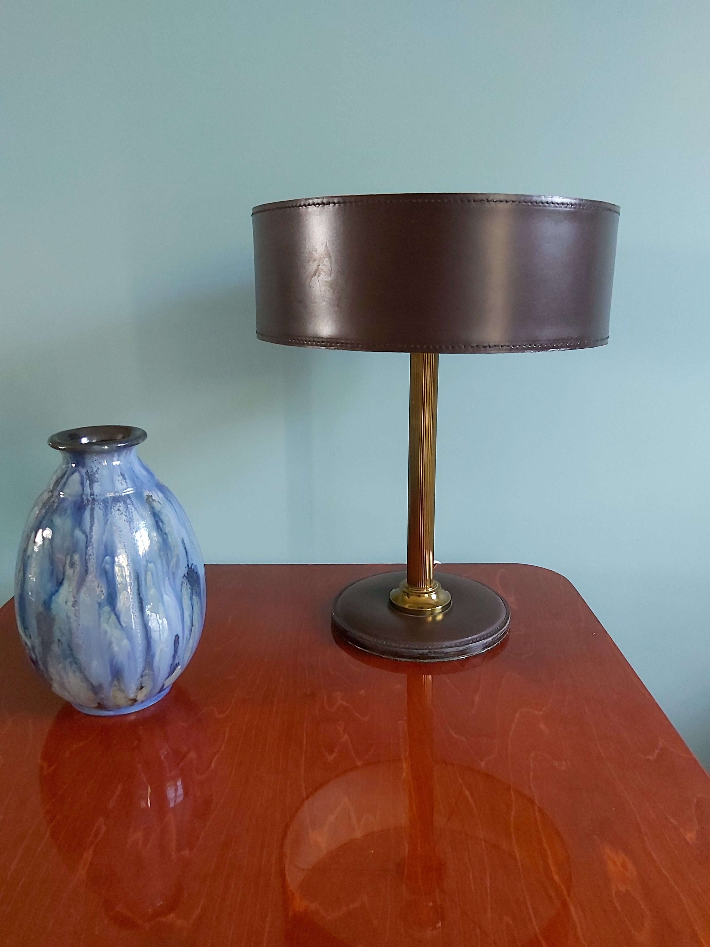 Brown leather desk lamp and brass foot, 70s