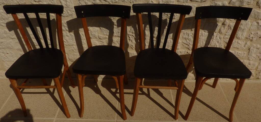 2 chaises Lutherma et 2 chaises Bauman de style en bois
