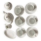16-piece tea set Haviland Limoges, excellent condition.