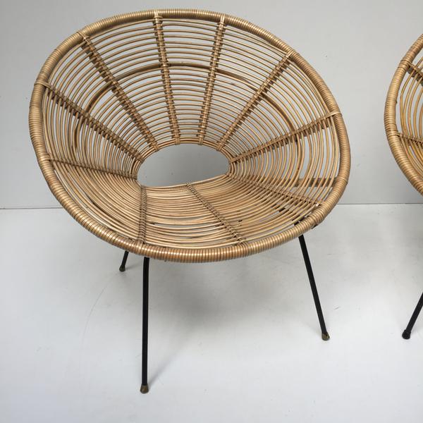 Fauteuil soleil rotin vintage pieds metal