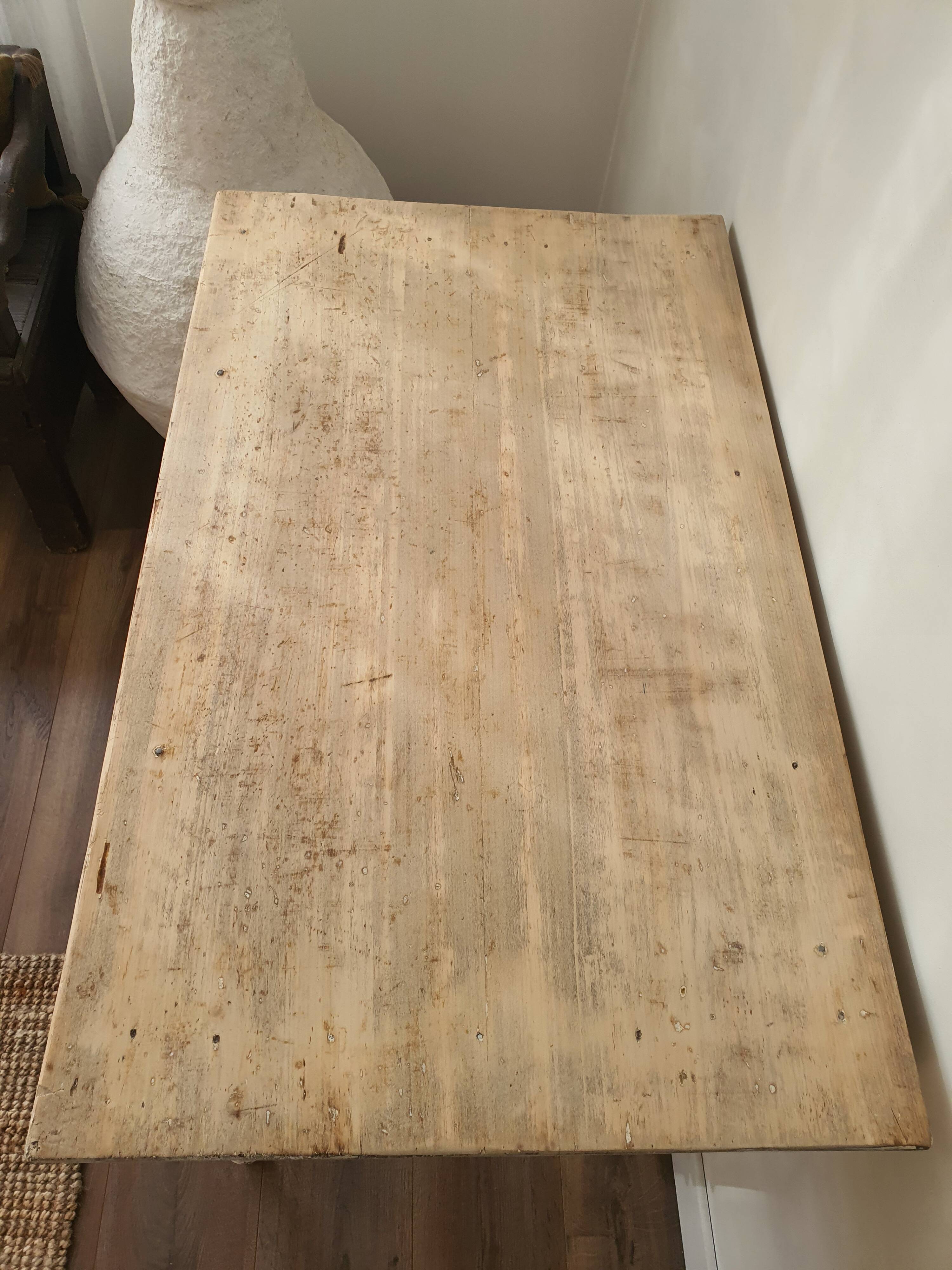 Vintage 1-drawer wooden table