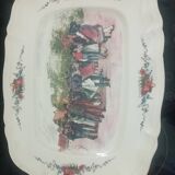 Plat de service. Faïencerie Digoin Sarreguemines. Motif Alsacien.
