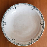 Hollow round faience dish Saint Amand